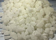 Χαμηλή άσπρη λιωμένη αλουμίνα Na2O 0.30%Max 13MM 35MM για τα διαμορφωμένα πυρίμαχα υλικά